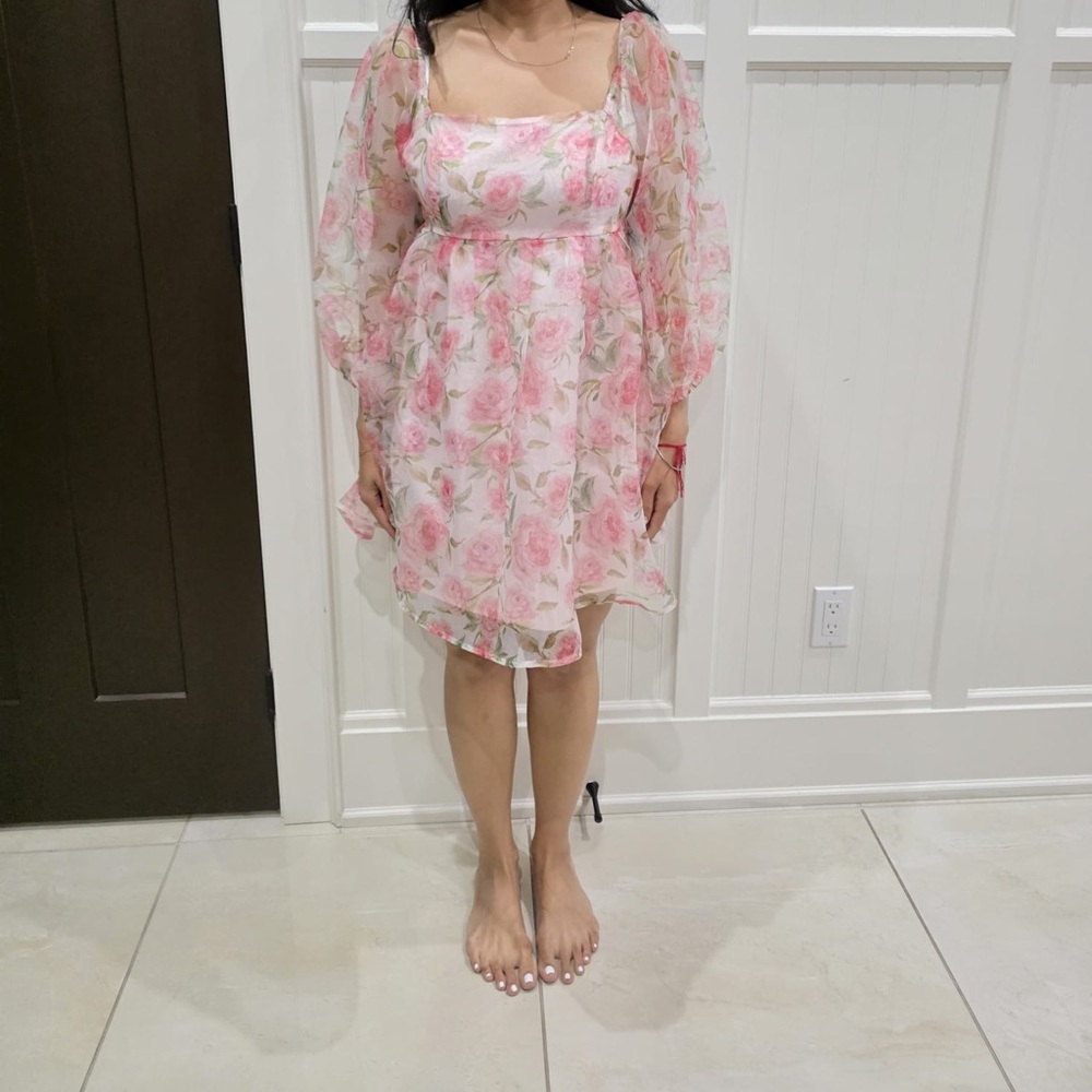 Women’s dress with roses - Picture 5 of 5